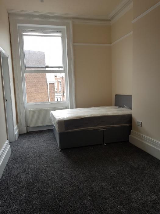 29a Ribblesdale Place   Room 7