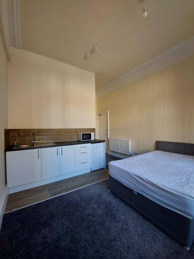 29a Ribblesdale Place - Room 3