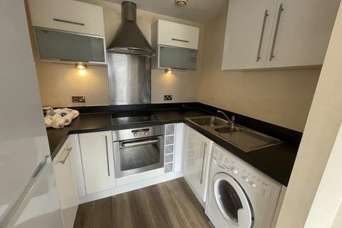 2 bedroom apartment to rent, Lower Canal Walk, Southampton