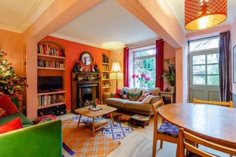8 Cross Cliff Road, Leeds, LS6 2DR