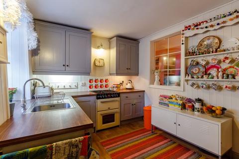 8 Cross Cliff Road, Leeds, LS6 2DR