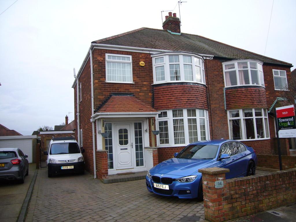 Belgrave Drive, Goole, DN14 5LQ 3 bed semidetached house £215,000