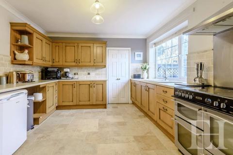 Lyngwhite Farm Hingham Road, Great Ellingham, Attleborough, NR17 1JG