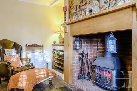 Lyngwhite Farm Hingham Road, Great Ellingham, Attleborough, NR17 1JG