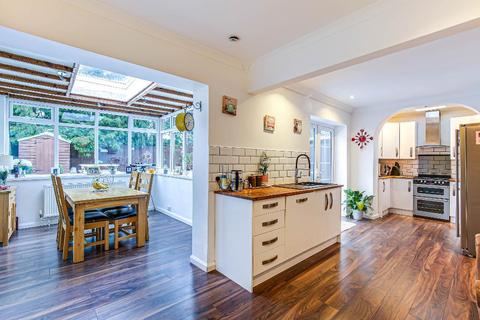 27 Hilton Way, South Croydon, CR2 9ER