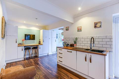 27 Hilton Way, South Croydon, CR2 9ER