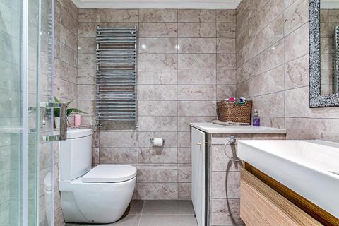 27 Hilton Way, South Croydon, CR2 9ER