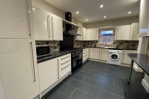 5 bedroom terraced house to rent, Wingrove Avenue, Newcastle Upon Tyne NE4