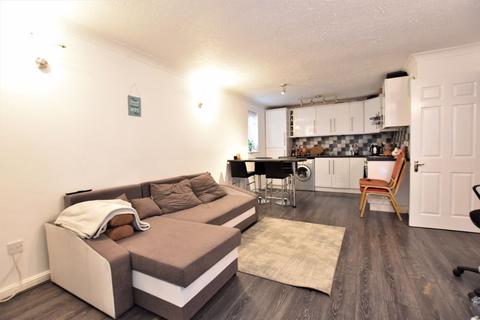 2 bedroom apartment to rent, Freelands Road, Cobham KT11