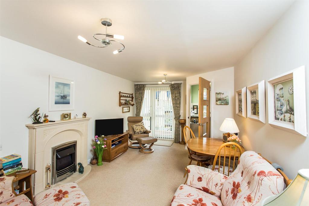 Holmcroft Court Living/ Dining Room