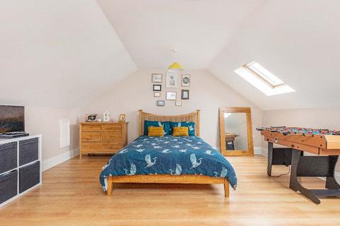 7 Fircroft Road, Englefield Green, Egham, TW20 0TY