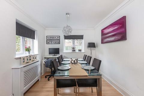 7 Fircroft Road, Englefield Green, Egham, TW20 0TY