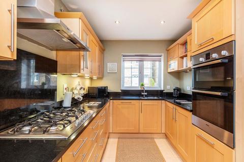 7 Fircroft Road, Englefield Green, Egham, TW20 0TY
