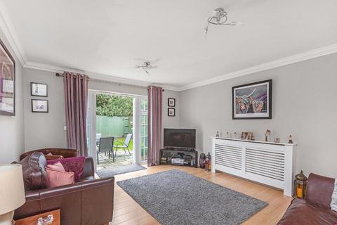 7 Fircroft Road, Englefield Green, Egham, TW20 0TY