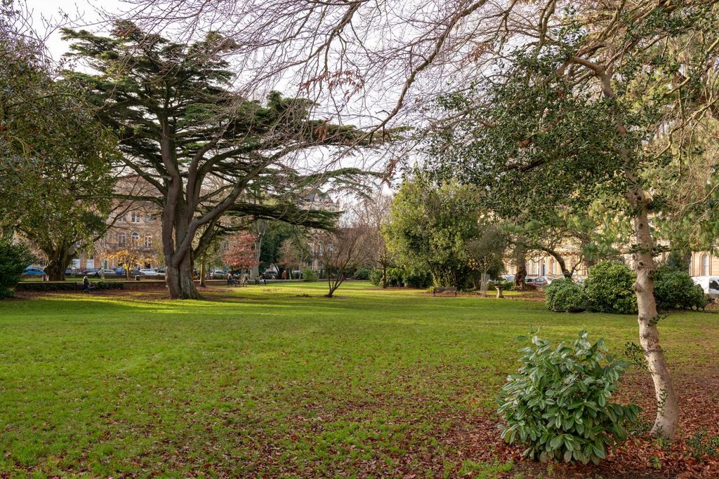 Victoria Square Gardens