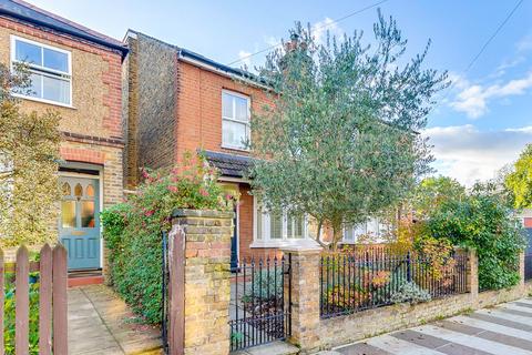 71 Campbell Road, Twickenham, TW2 5BY