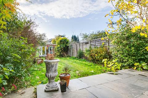 71 Campbell Road, Twickenham, TW2 5BY