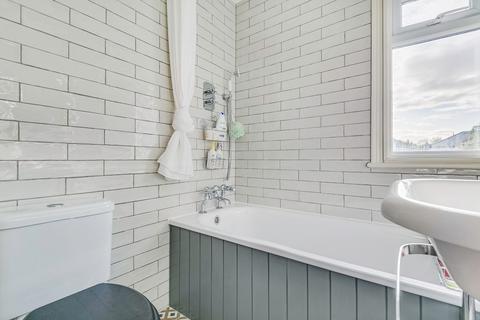 71 Campbell Road, Twickenham, TW2 5BY