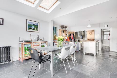 71 Campbell Road, Twickenham, TW2 5BY