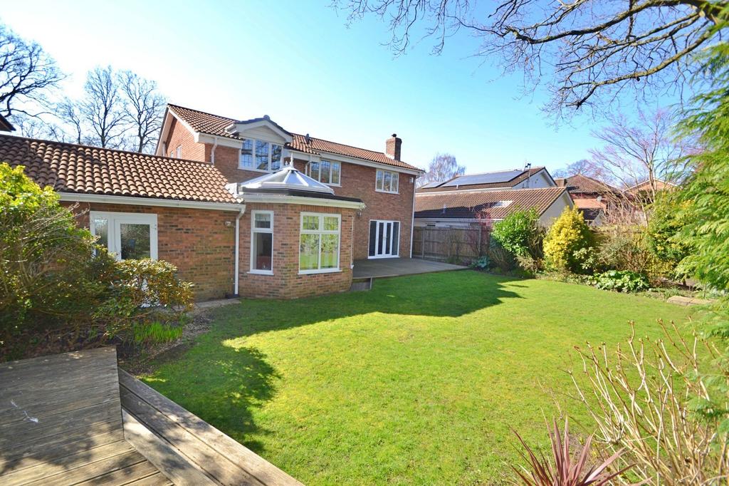 Wimborne 5 bed detached house £680,000