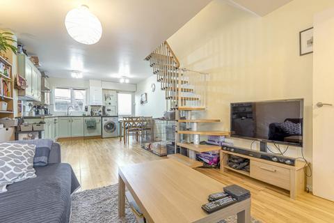 121 Wandle Way, London, SW18 4UL
