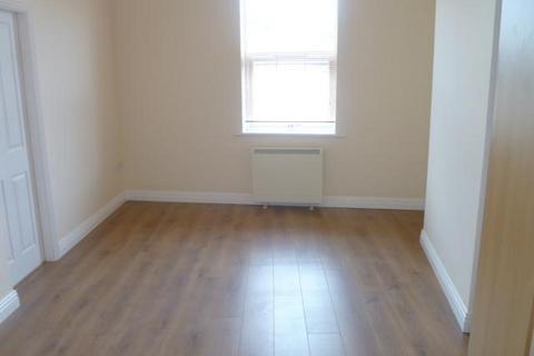 2 bedroom flat to rent, Main Street, Long Eaton, NG10