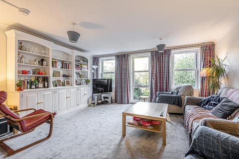 25 Wolfe Crescent, London, SE16 6SF