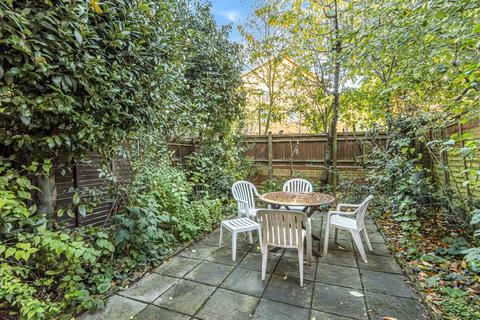 25 Wolfe Crescent, London, SE16 6SF