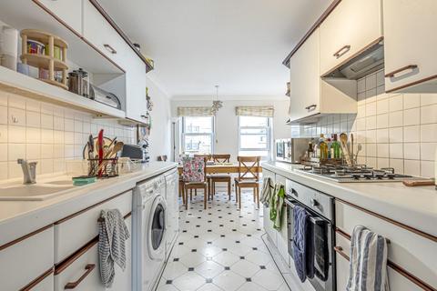 25 Wolfe Crescent, London, SE16 6SF