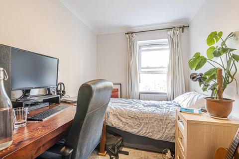 25 Wolfe Crescent, London, SE16 6SF