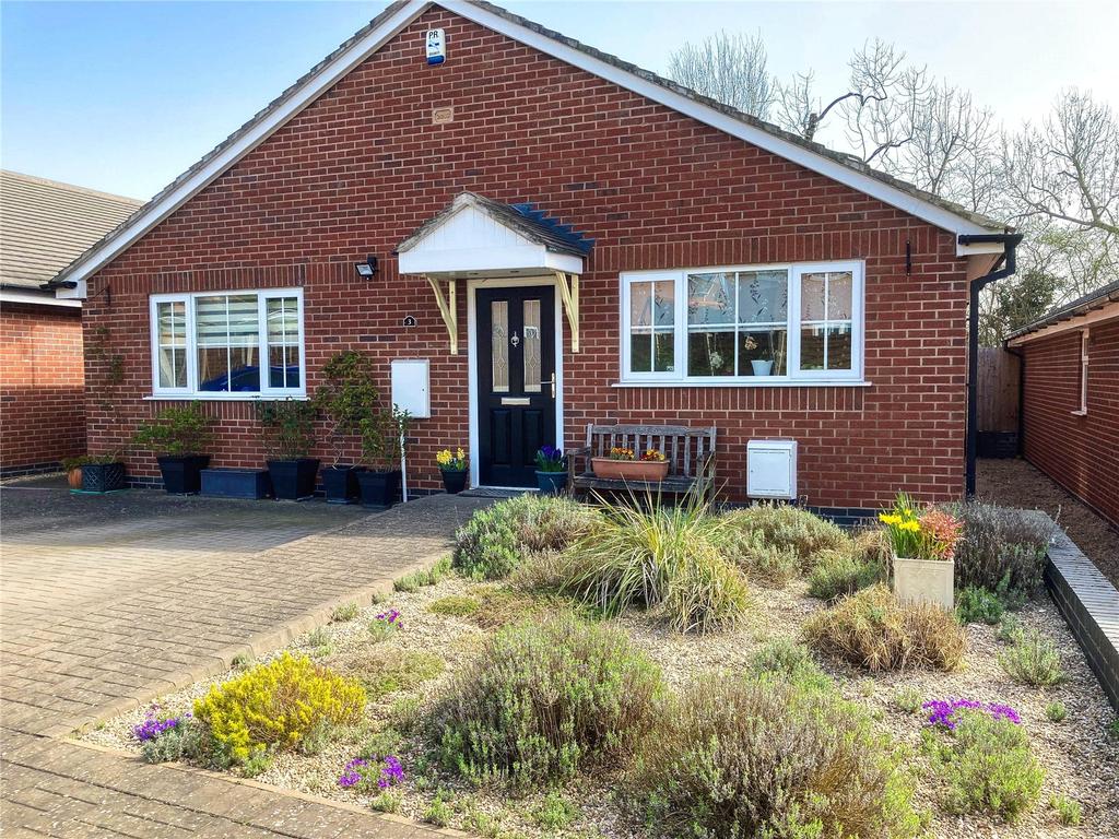 Birmingham Road, Bromsgrove, B61 2 bed bungalow for sale £340,000
