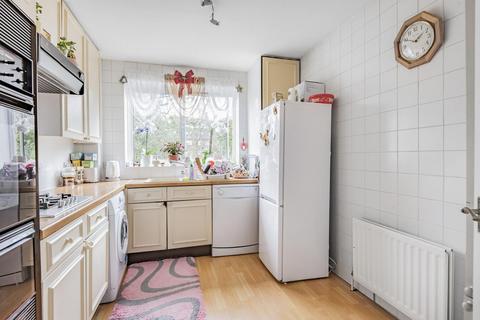 26 Shannon Way, Beckenham, BR3 1WG
