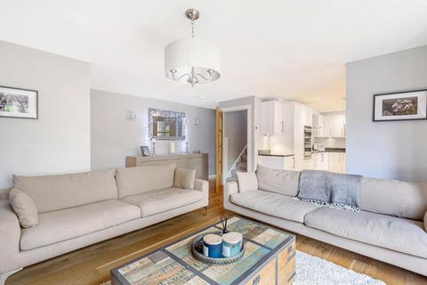 2 Bryant Mews, Shalford, Guildford, GU4 8BH