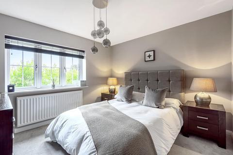 2 Bryant Mews, Shalford, Guildford, GU4 8BH