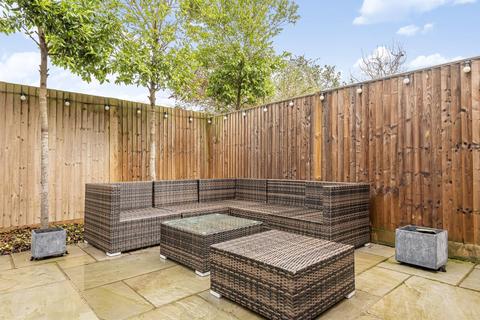 2 Bryant Mews, Shalford, Guildford, GU4 8BH