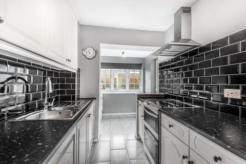 51 Oakfields, Guildford, GU3 3AS