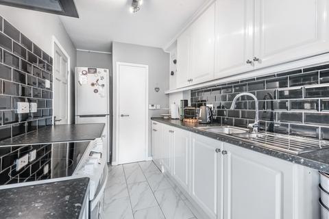 51 Oakfields, Guildford, GU3 3AS