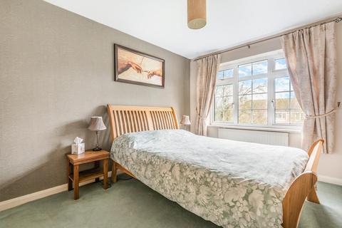 51 Oakfields, Guildford, GU3 3AS