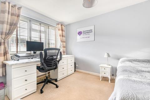 51 Oakfields, Guildford, GU3 3AS