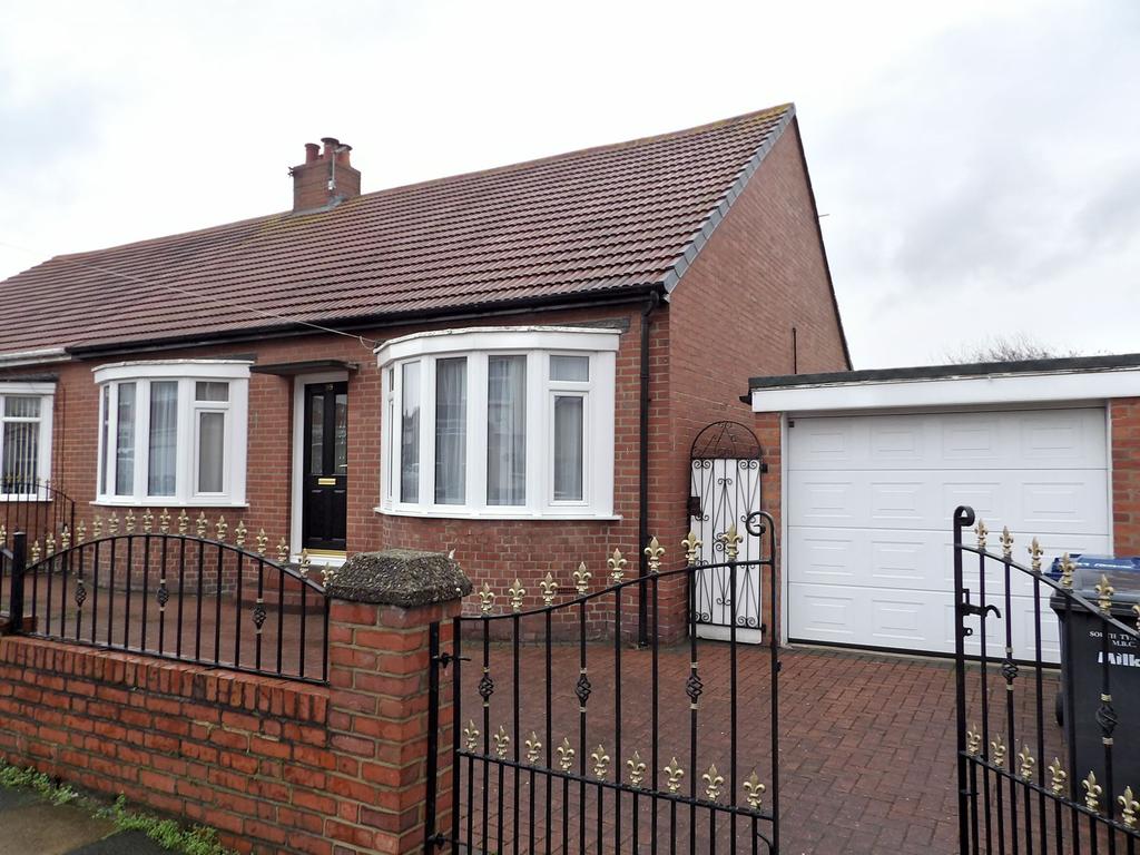 Reading Road, Mortimer, South Shields, Tyne and Wear, NE33 4SF 3 bed