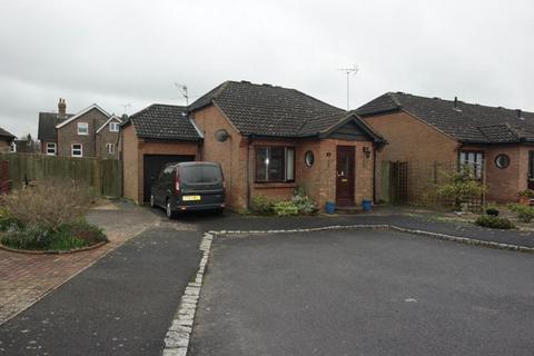 2 bedroom detached bungalow to rent, Selby Court, Haywards heath RH16