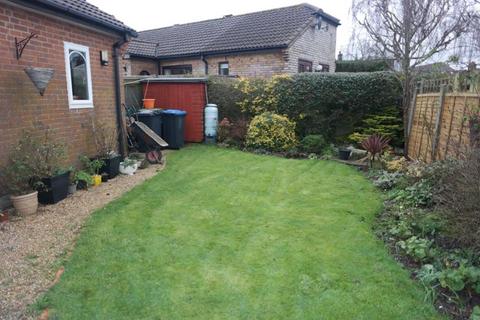 2 bedroom detached bungalow to rent, Selby Court, Haywards heath RH16