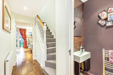 7 Curlew Gardens, Guildford, GU4 7DY