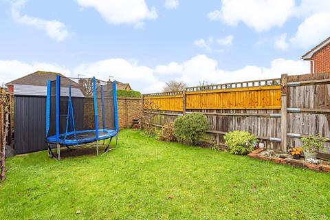 7 Curlew Gardens, Guildford, GU4 7DY