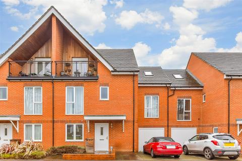 4 bedroom townhouse for sale, North Mead, Chichester, West Sussex