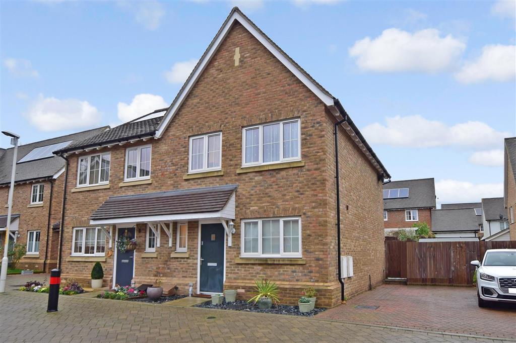 Horwood Way, Maidstone, Kent 3 bed semidetached house £330,000