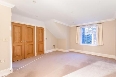 4, Grange Court Old Avenue, Weybridge, KT13 0QP