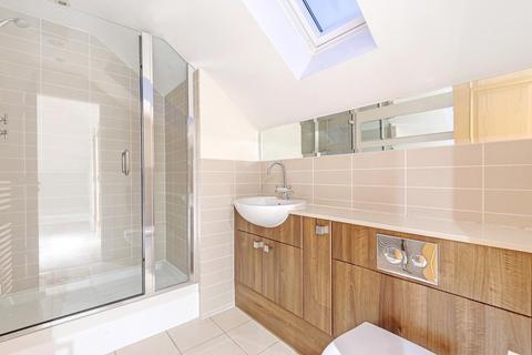 4, Grange Court Old Avenue, Weybridge, KT13 0QP