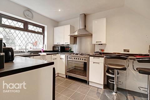 93 Beacon Drive, Bean, Dartford, DA2 8BW