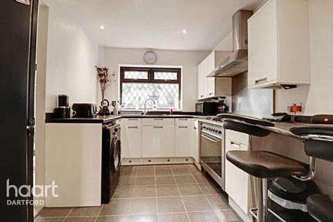 93 Beacon Drive, Bean, Dartford, DA2 8BW